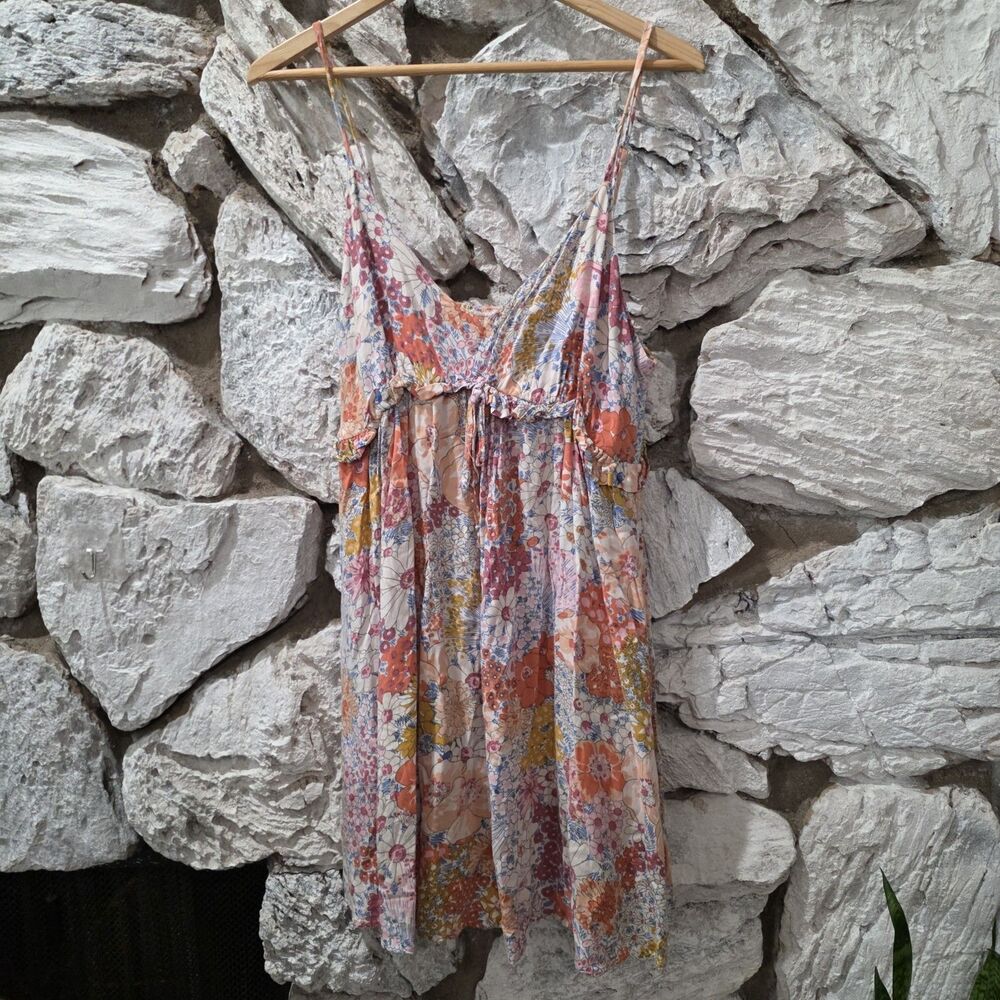 Luxology Floral Boho Spagetthi Strap V Neck Women's Size L Vacay Beachy